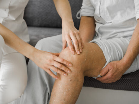 How Are Varicose Veins in Chicago Treated? 2 Varicose Veins How Are Varicose Veins in Chicago Treated?